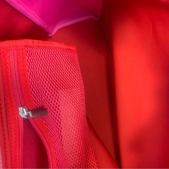 Summersalt Neoprene Beach Tote - Picture 11 of 13